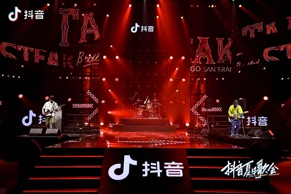 哪里有卖LOL美服帐号的？